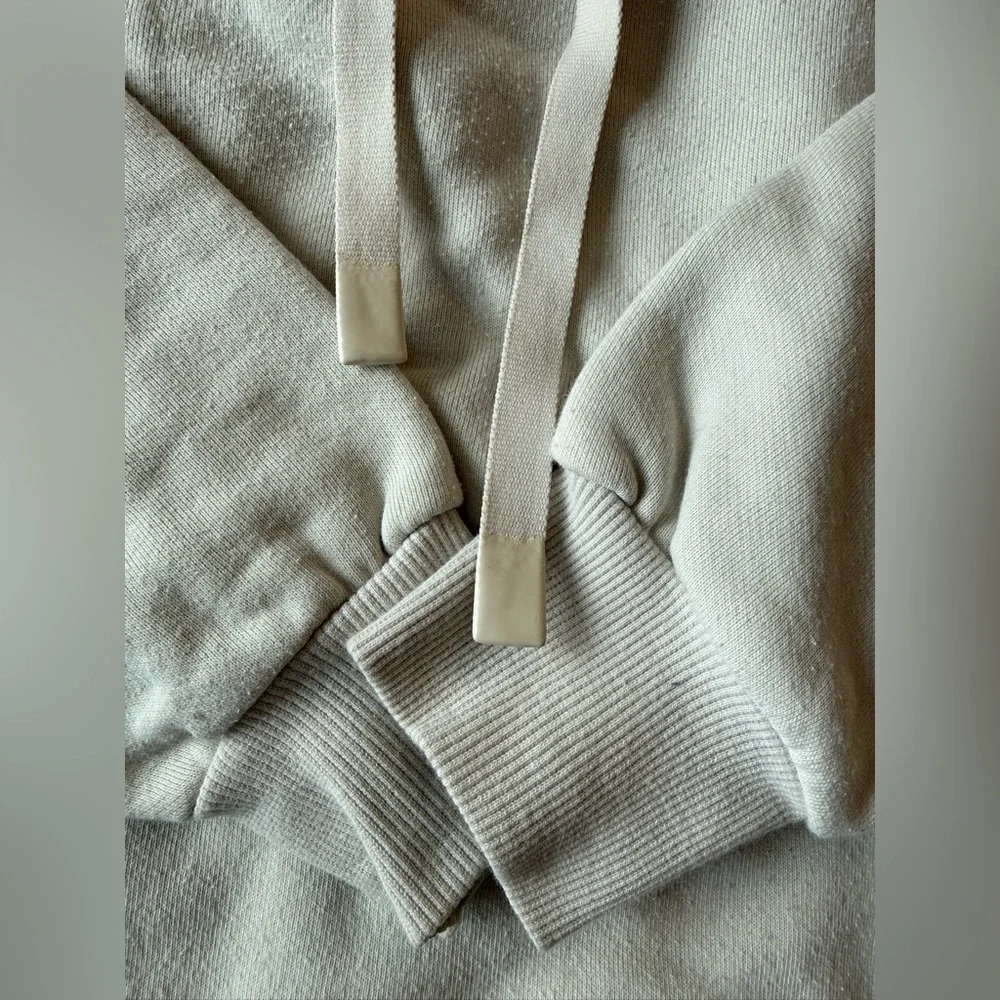 ALO Yoga Ivory sweatshirt XS - Picture 2 of 5